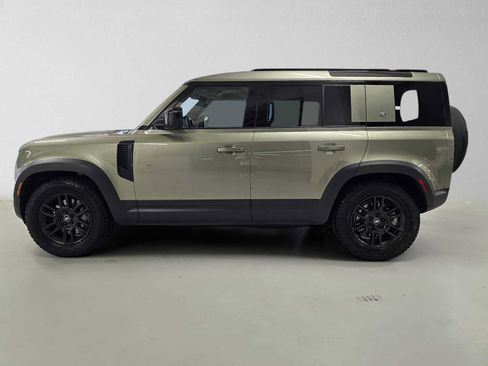 Used 2023 Land Rover Defender 110 SE AWD/4WD image 2