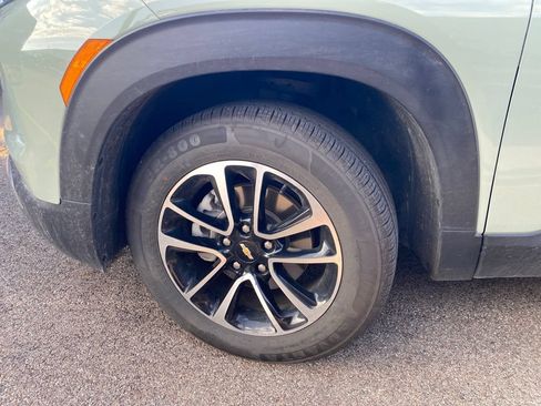 Used 2025 Chevrolet TrailBlazer LT AWD/4WD image 12