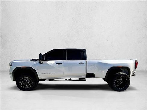 Used 2024 GMC Sierra 3500 Denali Ultimate AWD/4WD image 6
