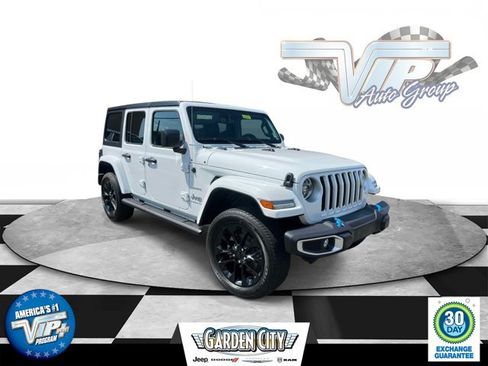 Used 2023 Jeep Wrangler Unlimited Sahara w/ Cold Weather Group AWD/4WD image 1