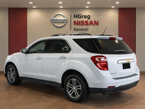 Used 2017 Chevrolet Equinox Premier w/ Enhanced Convenience Package image 4