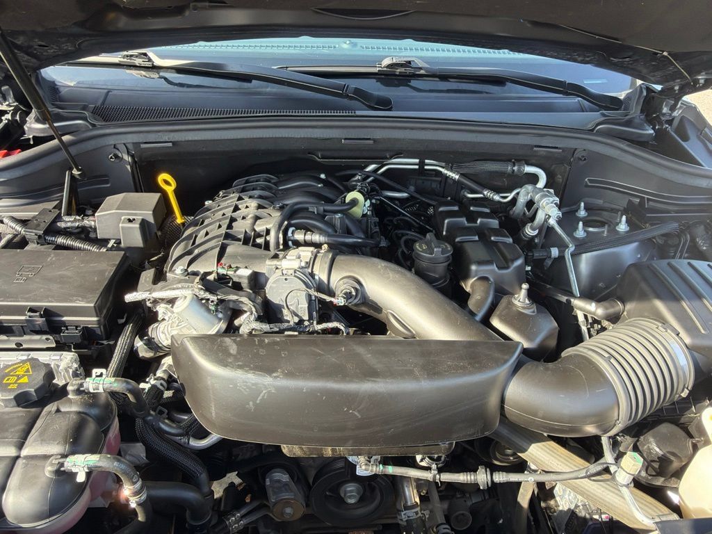 Used 2025 Dodge Durango GT AWD/4WD image 14