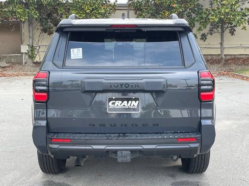 Used 2025 Toyota 4Runner SR5 AWD/4WD image 6