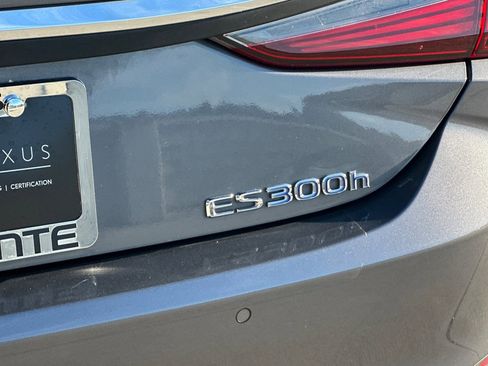 Certified 2020 Lexus ES 300h w/ Luxury Package image 22