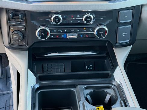 New 2026 Ford F250 Platinum w/ Platinum Plus Package AWD/4WD image 38