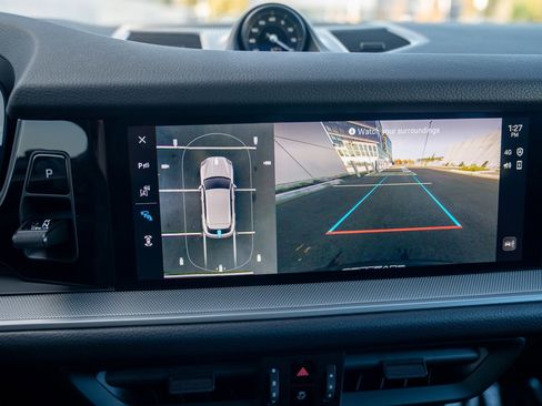 Used 2025 Porsche Cayenne image 19