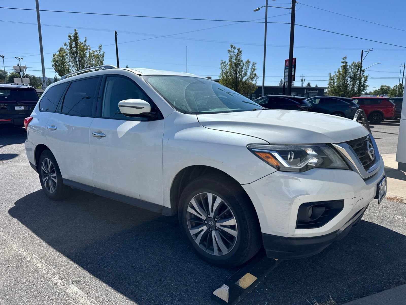 Used 2017 Nissan Pathfinder SV w/ SV Cold Weather Package AWD/4WD image 3