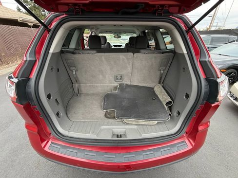 Used 2014 Chevrolet Traverse LT image 11