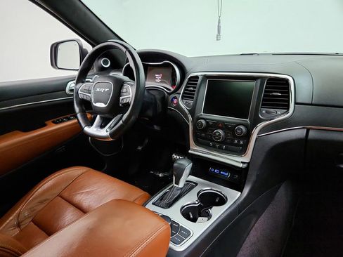 Used 2016 Jeep Grand Cherokee SRT image 27