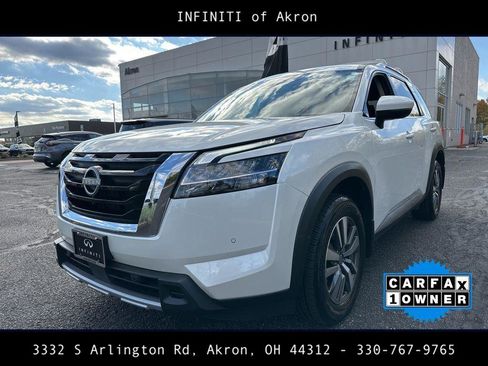 Used 2024 Nissan Pathfinder SL image 1