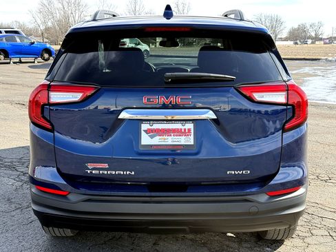 Used 2022 GMC Terrain SLE w/ Driver Convenience Package image 4