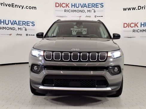 Used 2022 Jeep Compass Limited AWD/4WD image 2