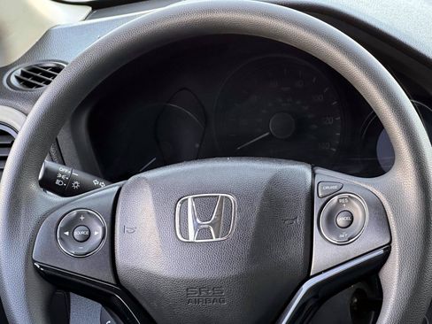 Used 2019 Honda HR-V LX image 15