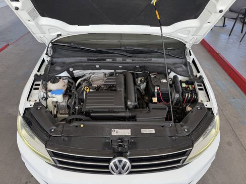 Used 2017 Volkswagen Jetta SE FWD image 25