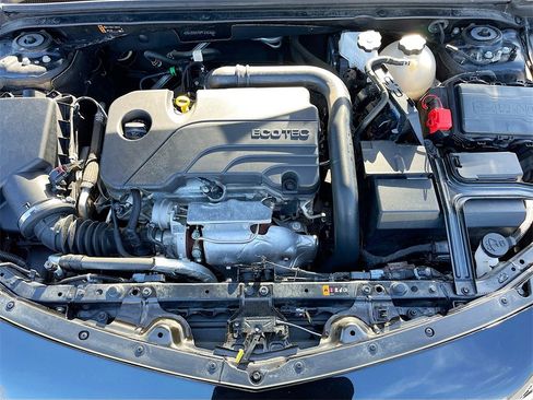 Used 2023 Chevrolet Malibu LT image 31