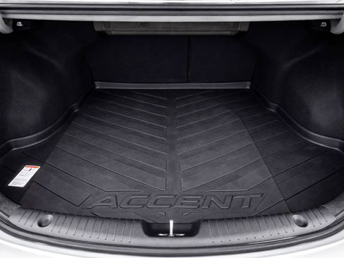 Used 2013 Hyundai Accent GLS w/ Premium Pkg image 13