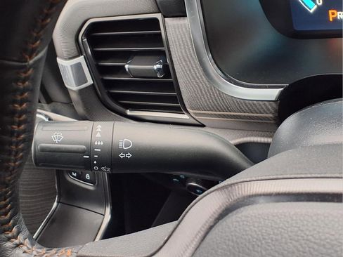 Used 2023 Ford F150 Platinum image 16