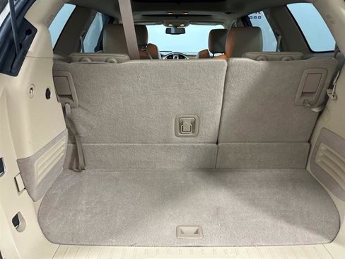 Used 2011 Buick Enclave CXL image 10