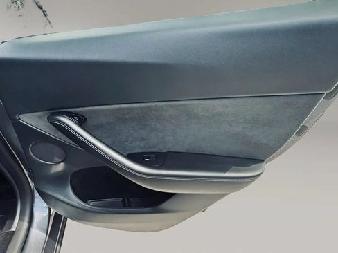 Used 2023 Tesla Model Y Long Range AWD/4WD image 13