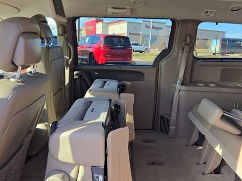Certified 2016 Chrysler Town & Country Touring-L w/ Driver Convenience Group FWD image 19