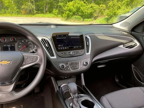 Used 2024 Chevrolet Malibu LT FWD image 18