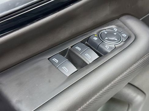 Used 2025 Chevrolet Tahoe High Country image 20