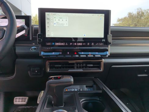 Used 2024 GMC Hummer EV 3X w/ Extreme Off-Road Package image 29