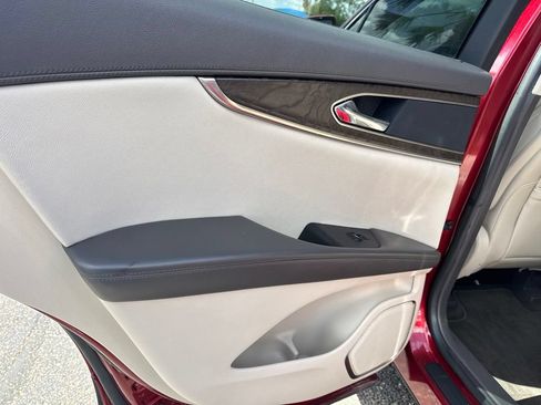 Used 2019 Lincoln Nautilus Select FWD image 20