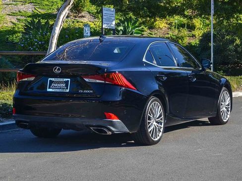 Used 2017 Lexus IS 200t image 6