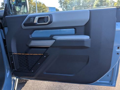 Used 2022 Ford Bronco Badlands image 30