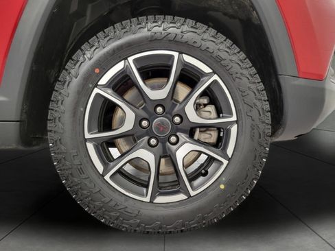 Used 2025 Jeep Compass Trailhawk AWD/4WD image 4