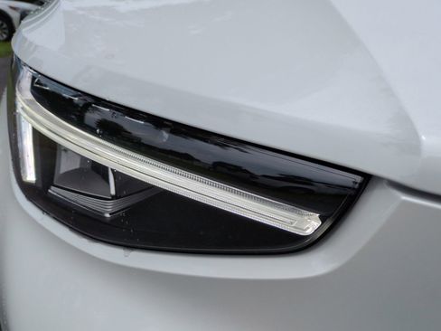 New 2025 Volvo XC40 B5 Core w/ Protection Package Premier image 10