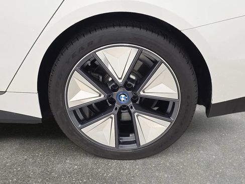 Certified 2024 BMW i4 eDrive35 w/ Premium Package RWD image 28