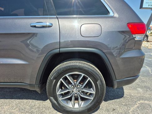 Used 2018 Jeep Grand Cherokee Limited AWD/4WD image 13