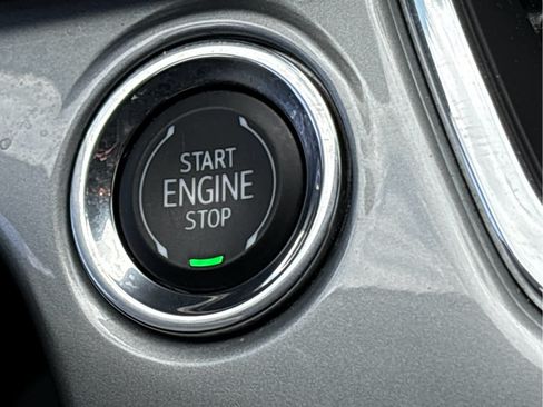 Certified 2025 Chevrolet Trax LT FWD image 15