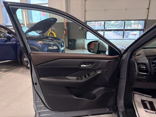 Certified 2023 Nissan Rogue SL w/ SL Premium Package AWD/4WD image 20