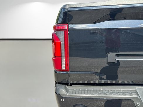 Used 2024 Ford F150 Lariat w/ Bed Utility Package AWD/4WD image 10