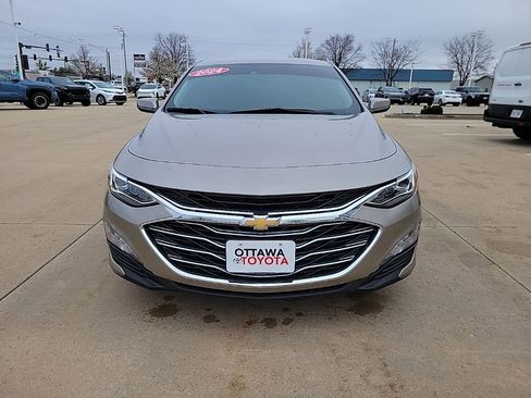 Used 2024 Chevrolet Malibu LT FWD image 3