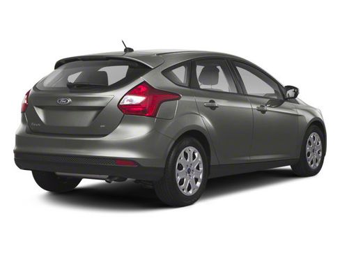 Used 2013 Ford Focus SE w/ SE Winter Pkg FWD image 2