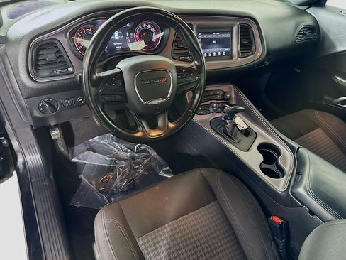 Used 2023 Dodge Challenger SXT RWD image 17