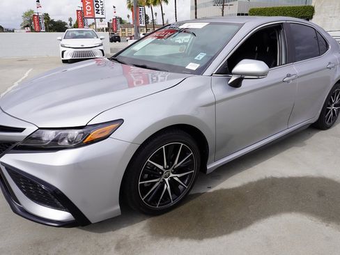 Certified 2024 Toyota Camry SE image 4