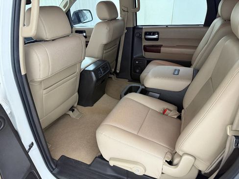 Used 2011 Toyota Sequoia Platinum image 25