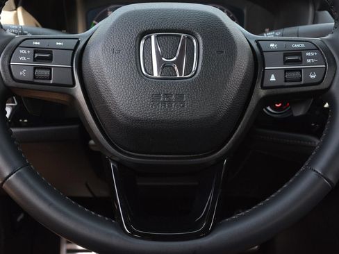 Used 2025 Honda Accord Sport image 29