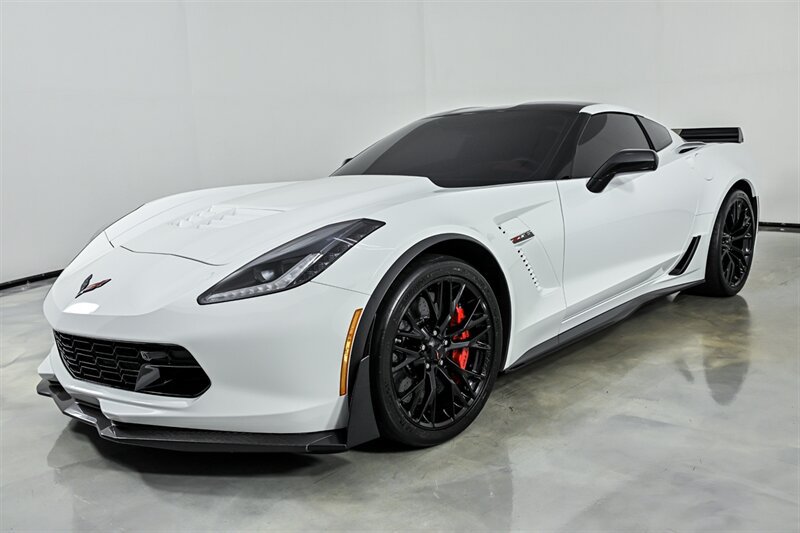 Used 2016 Chevrolet Corvette Z06 w/ 3LZ Preferred Equipment Group RWD image 5