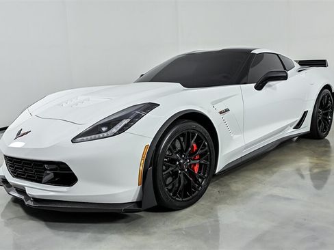 Used 2016 Chevrolet Corvette Z06 w/ 3LZ Preferred Equipment Group RWD image 5