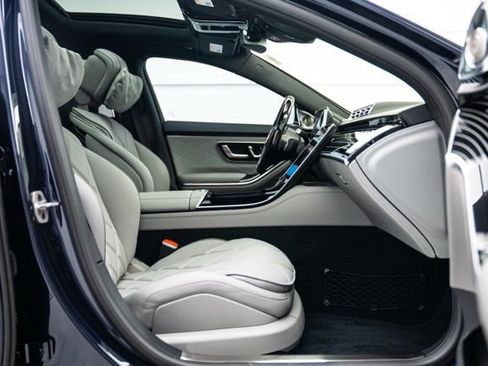 Used 2025 Mercedes-Benz Maybach S 580 4MATIC image 21