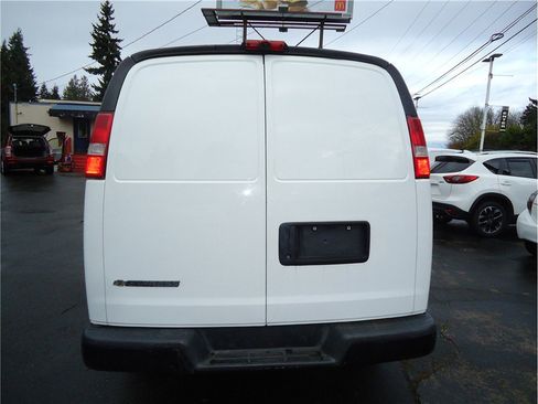 Used 2017 Chevrolet Express 2500 image 6