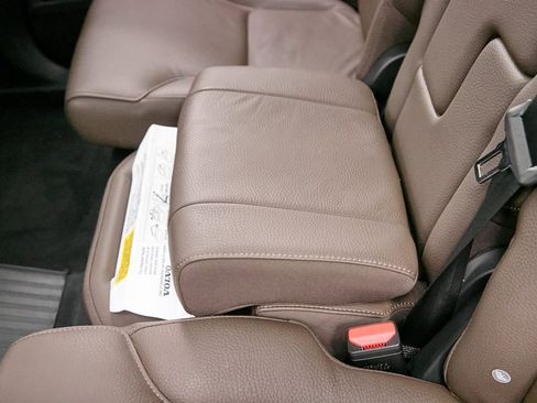 Certified 2024 Volvo XC90 T8 Plus image 23