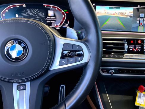 Used 2022 BMW X7 xDrive40i w/ M Sport Package image 25