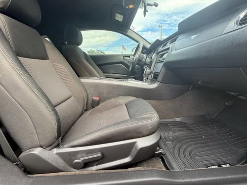 Used 2014 Ford Mustang Coupe image 14